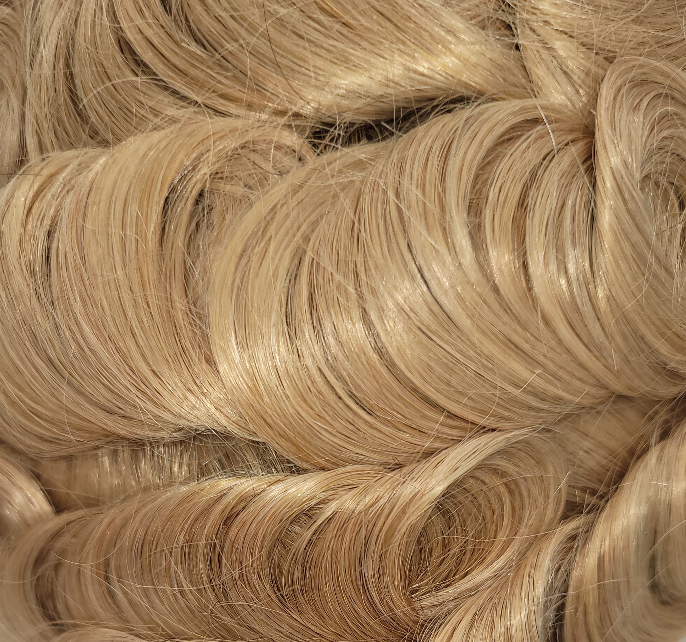 DKEIGHT NATURAL BODY WAVE 30MM CURL MENS TOUPEE COLOR #22 COLOR AND TEXTURE SWATCH LISTING
