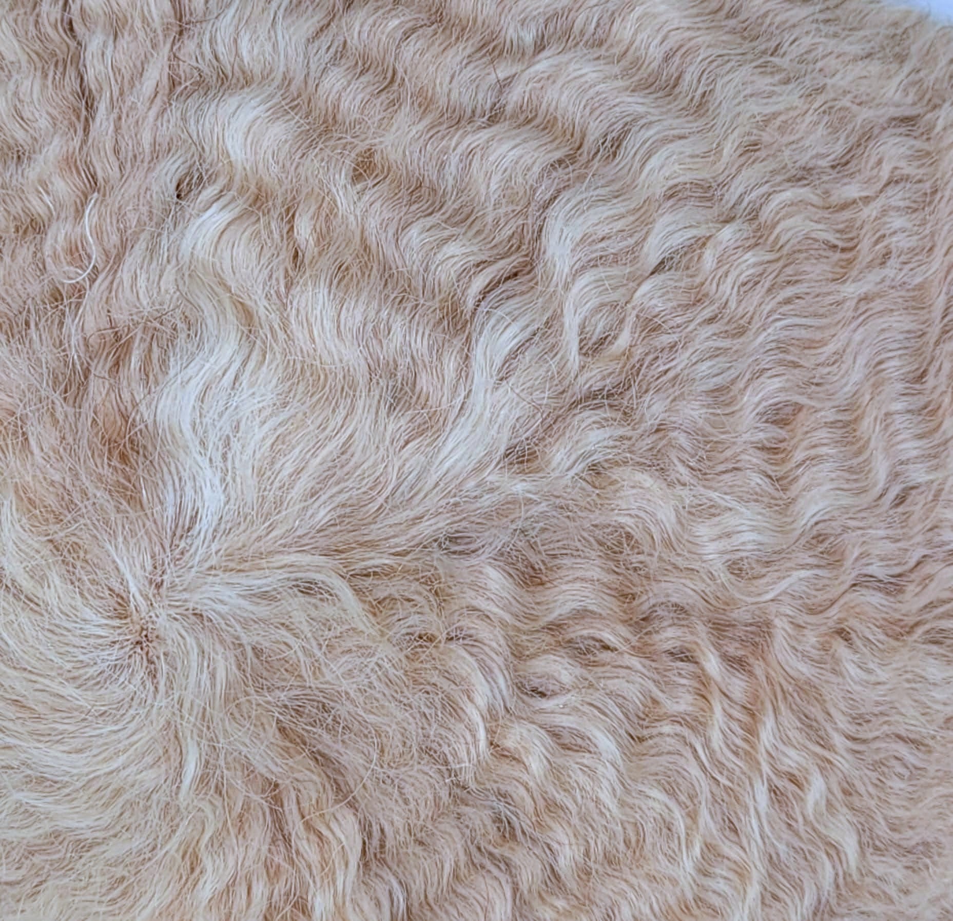 DKEIGHT CLASSIC WAVE 8MM MENS TOUPEE COLOR 613 COLOR AND TEXTURE SWATCH LISTING